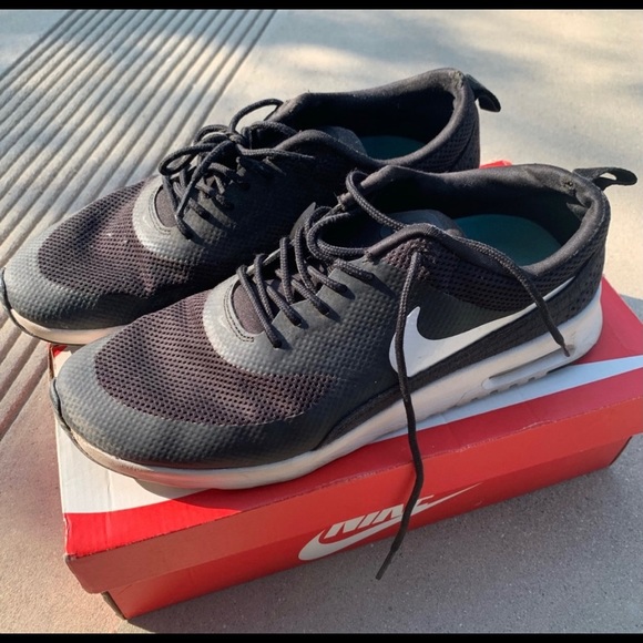 Nike Air Max Thea w/ box - Picture 3 of 6